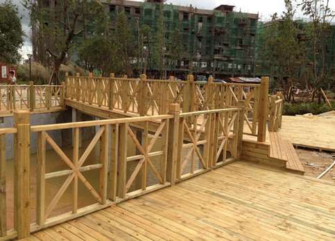 露天使用防腐木对于产品有着什么要求呢?