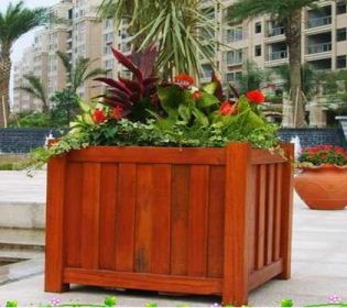 防腐木花箱的特点